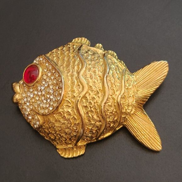 Funky Fish Pin Bright Gold Red Rhinestone SPARKLES Lg Brooch VTG Costume Jewelry - Picture 2 of 10